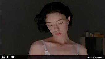 Molly Parker Memiliki Pose Telanjang Yang Sensual Dan Adegan Seks Erotis.