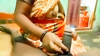 Desi Aunty From Kerala In Passionate Encounter